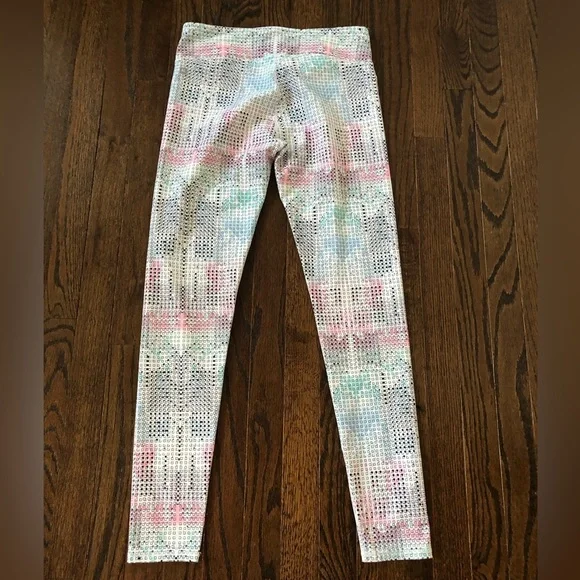 *LIKE NEW* Fabletics Women’s S Define PowerHold Mid-Rise Leggings - Arctic Print - Picture 12 of 12